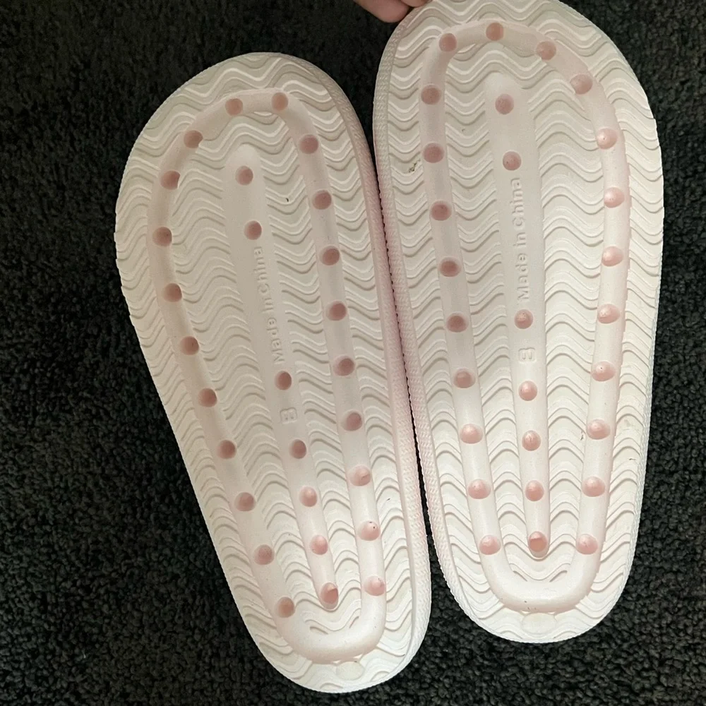 Bebe slides - Picture 2 of 2